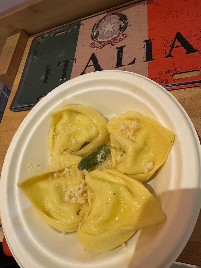 Balanzoni ricotta e mortadella al ragù