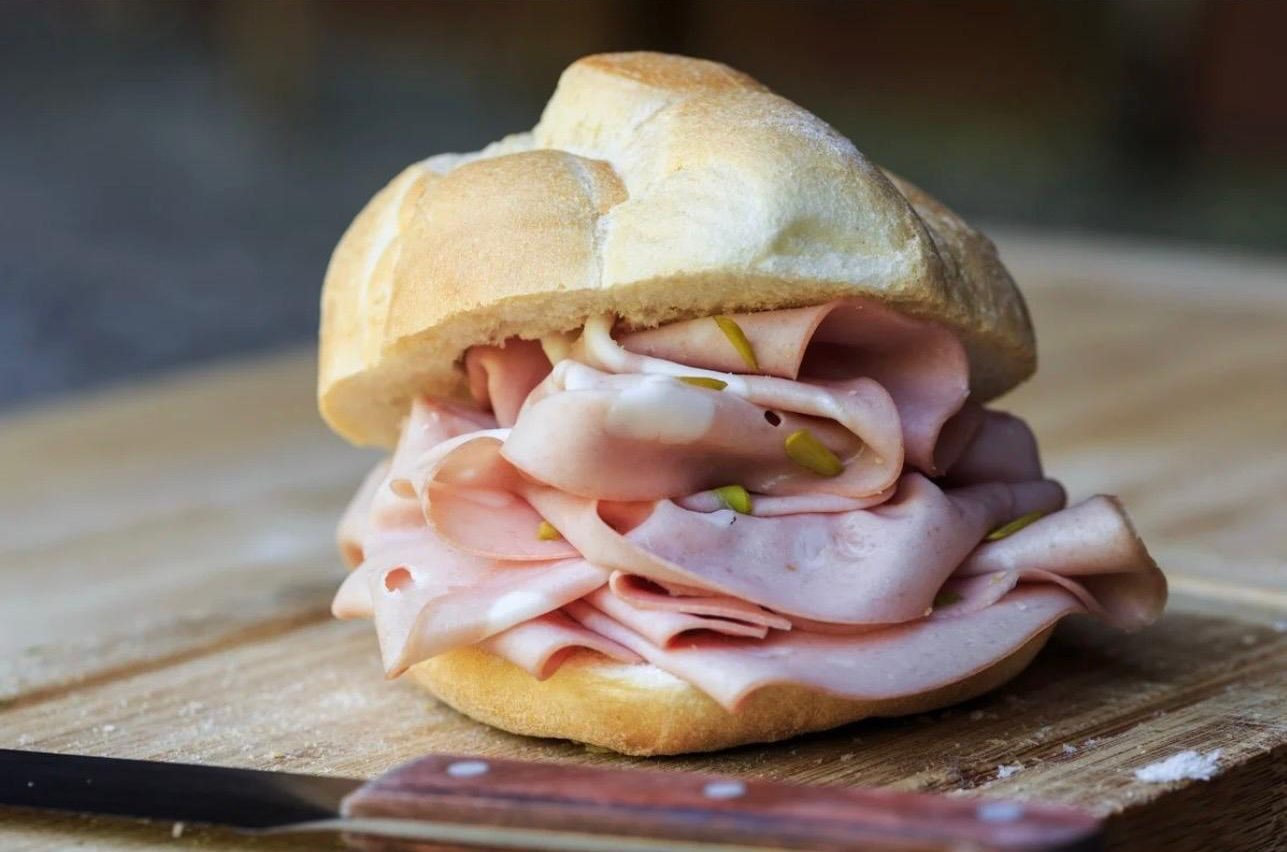 Panino con mortadella Bologna
